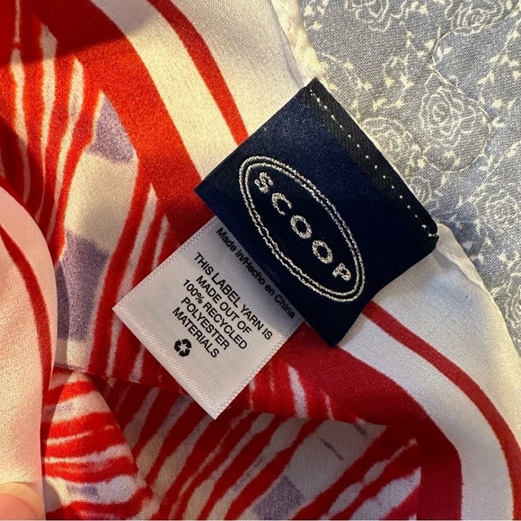 Scoop Scarf Silk Red & White Holiday Sweetheart Accessory Large 34” Square - Picture 3 of 7